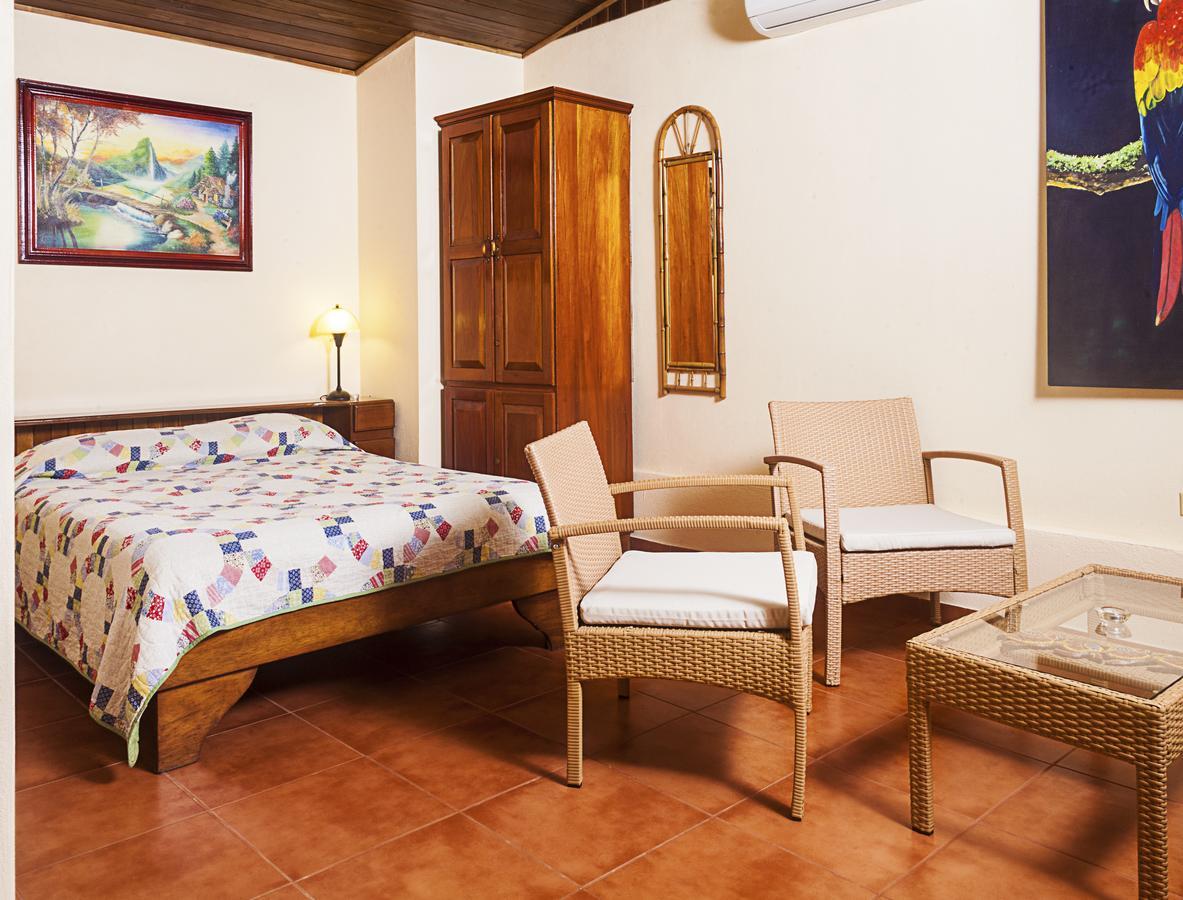 Coconut Grove Oceanfront Cottages Dominical Luaran gambar